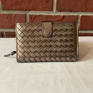 •Bottega Veneta Metallic Gold/Brown Leather  Bifold Wallet